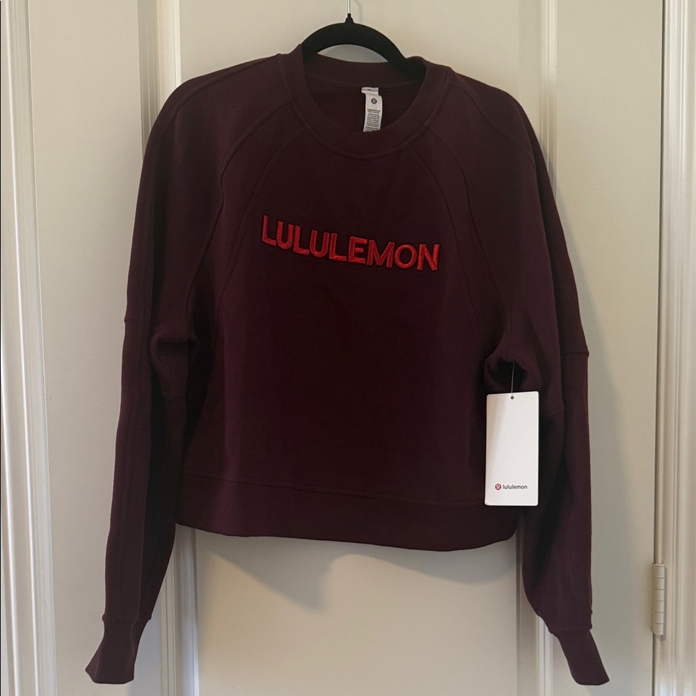 NWT Soldout Lululemon Athletica Scuba Pullover in Garnett with Spellout